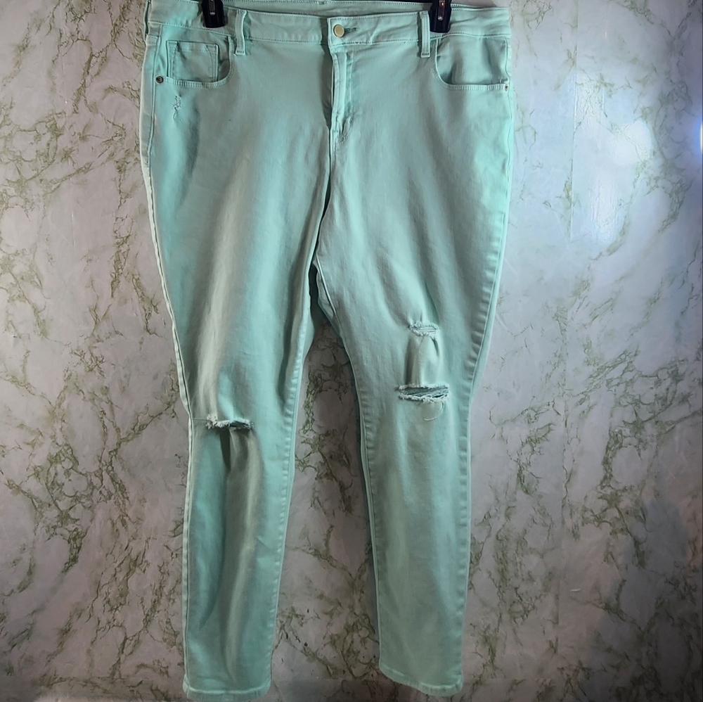 Old Navy Rockstar Mid Rise Distressed Skinny Jeans - Picture 2 of 14